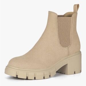 NWOT Women's Chunky Chelsea Boot - Beige